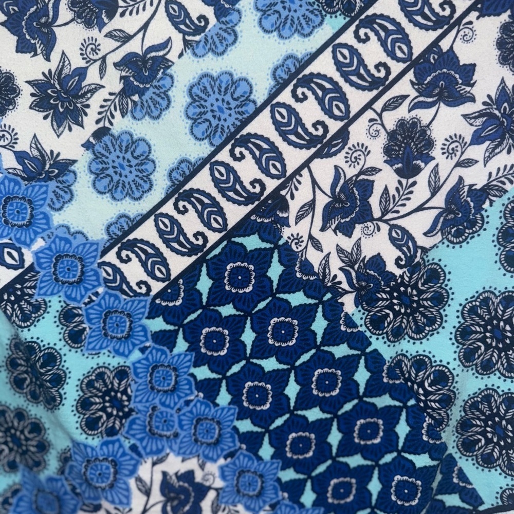 Talbots Shades of Blue Floral Patchwork 1/2 Sleeve Shirt - Picture 2 of 3